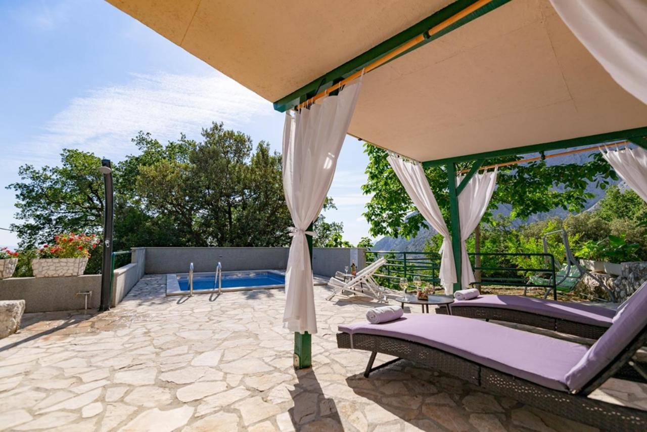 Stone House Nikolina With Heated Pool Villa Bast Exteriör bild