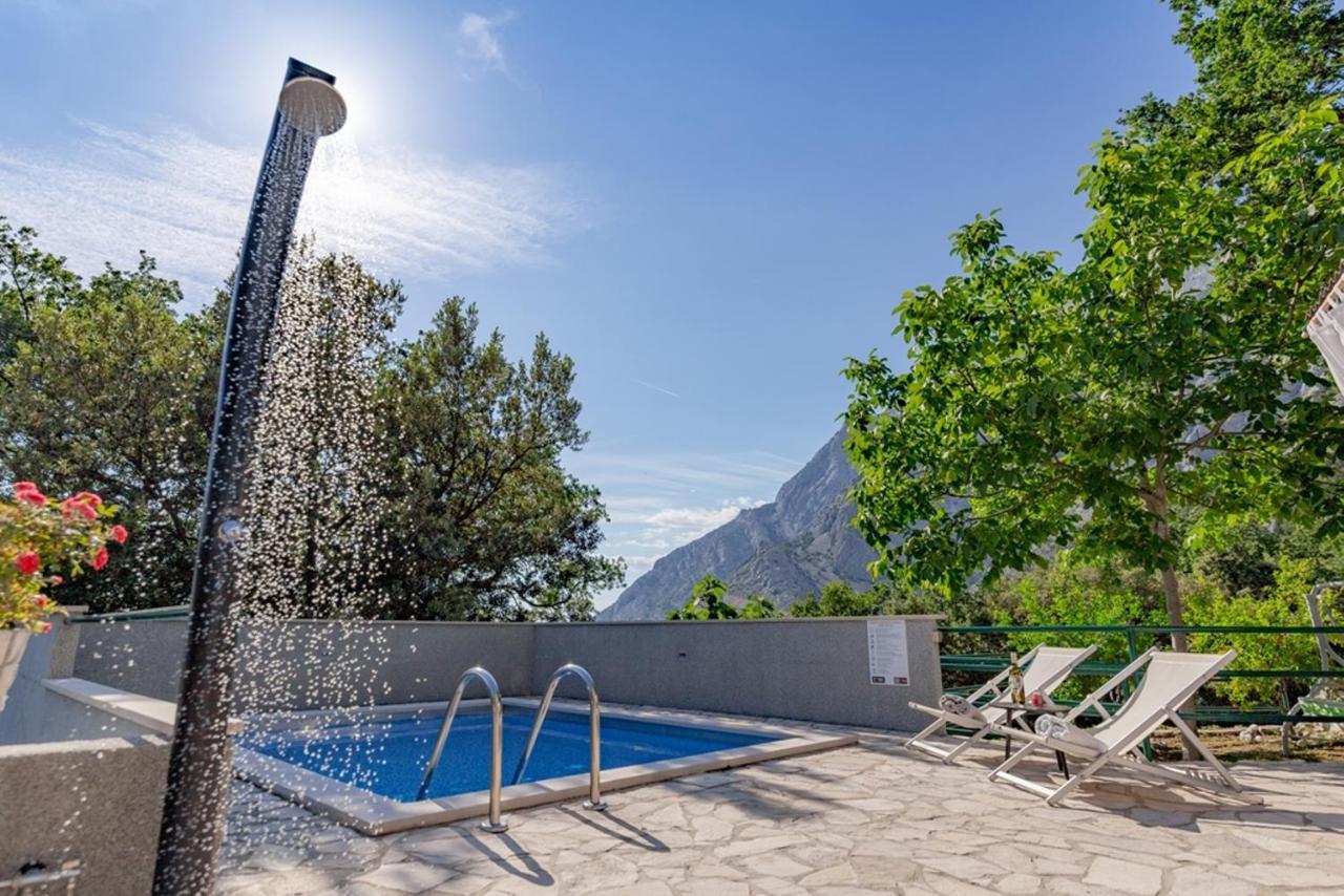 Stone House Nikolina With Heated Pool Villa Bast Exteriör bild