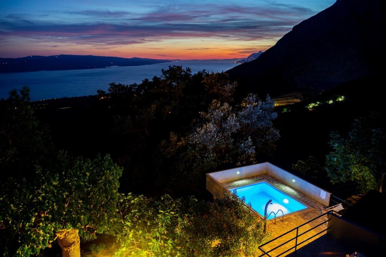 Stone House Nikolina With Heated Pool Villa Bast Exteriör bild