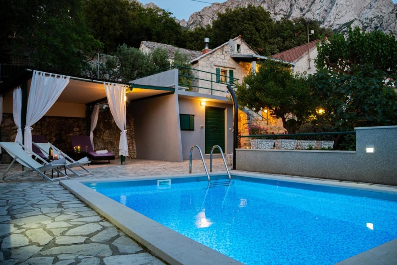 Stone House Nikolina With Heated Pool Villa Bast Exteriör bild
