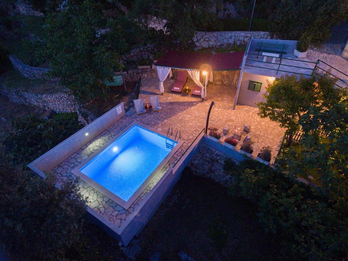 Stone House Nikolina With Heated Pool Villa Bast Exteriör bild