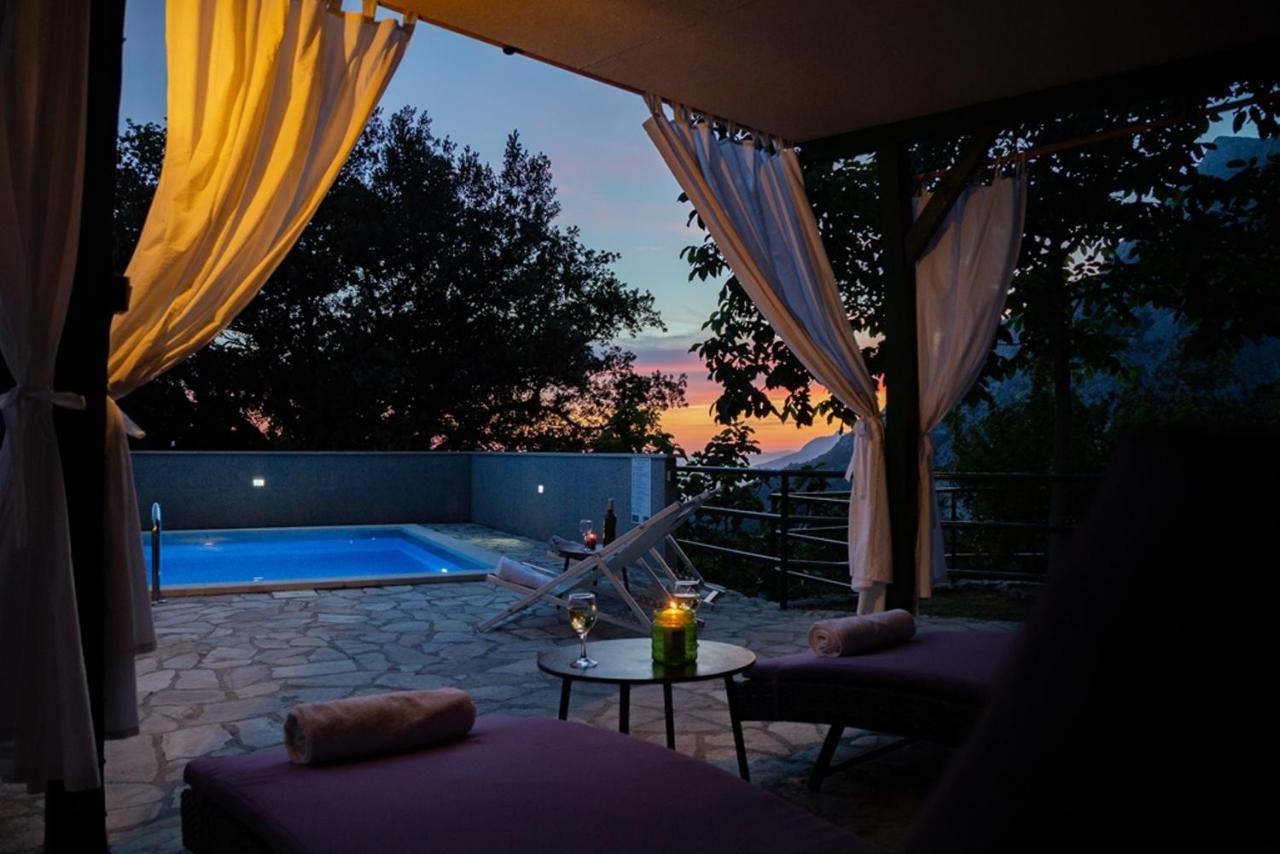 Stone House Nikolina With Heated Pool Villa Bast Exteriör bild
