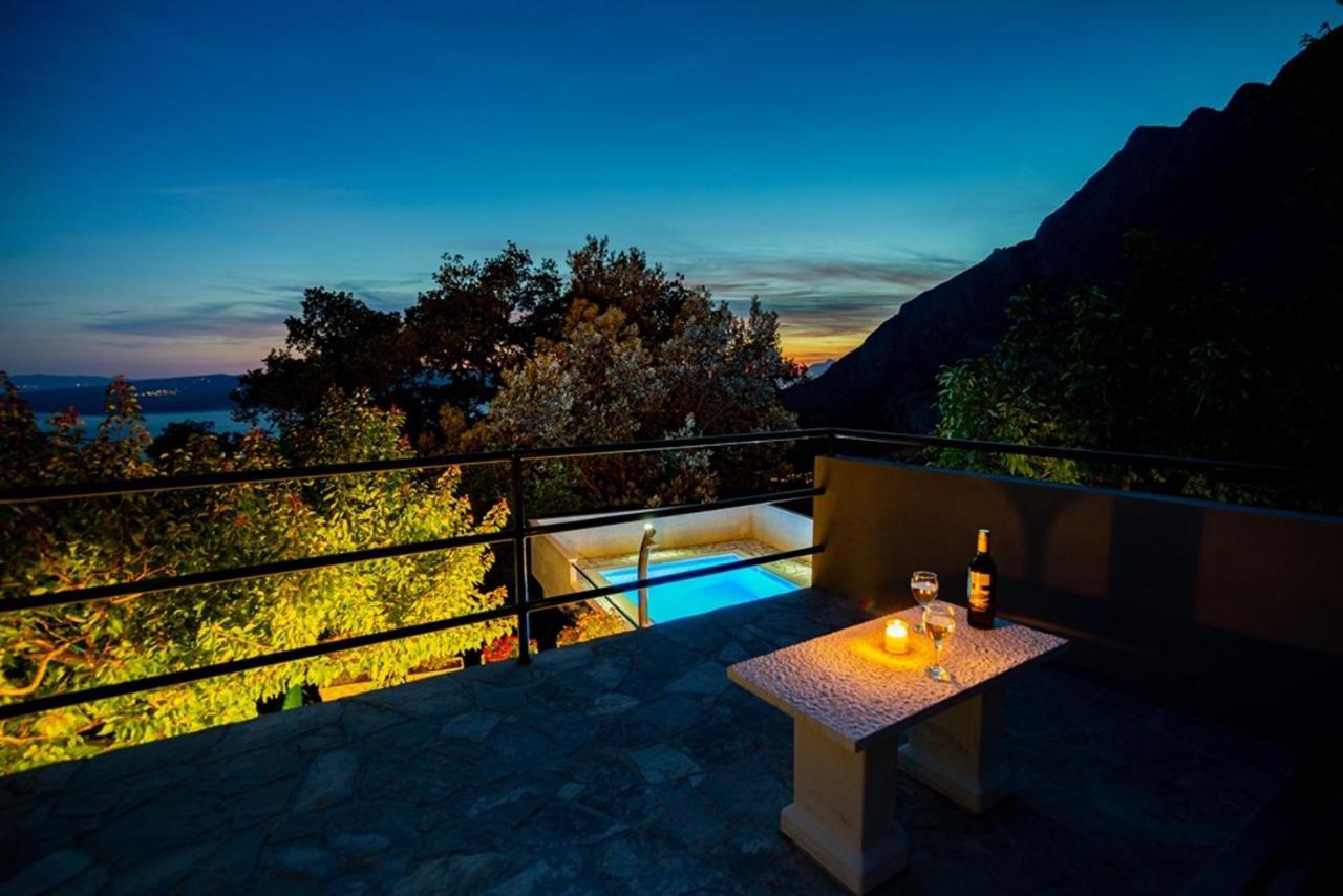 Stone House Nikolina With Heated Pool Villa Bast Exteriör bild